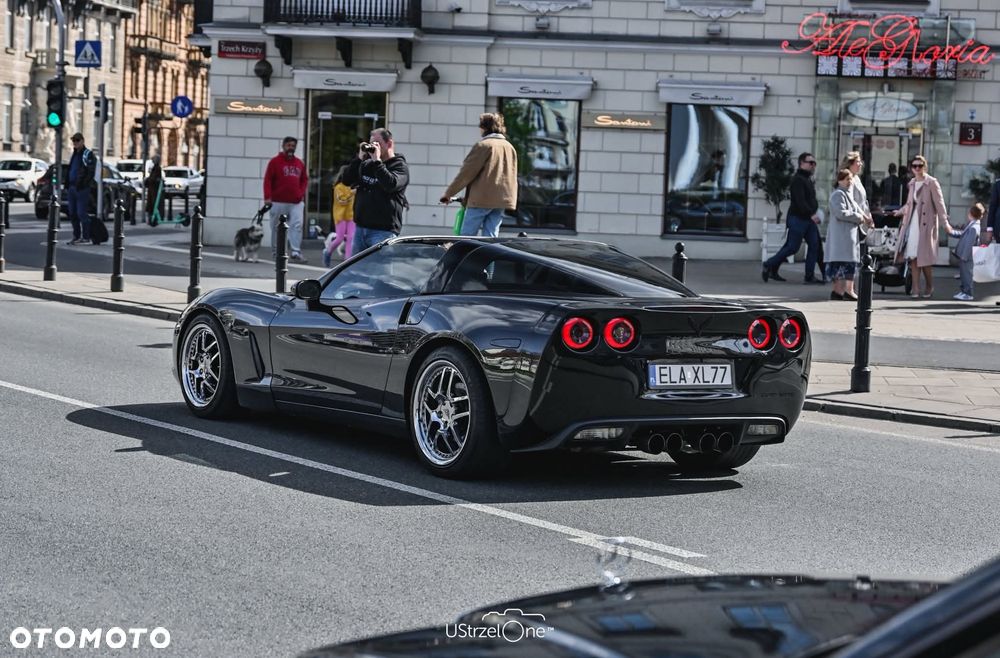 Chevrolet Corvette - 9