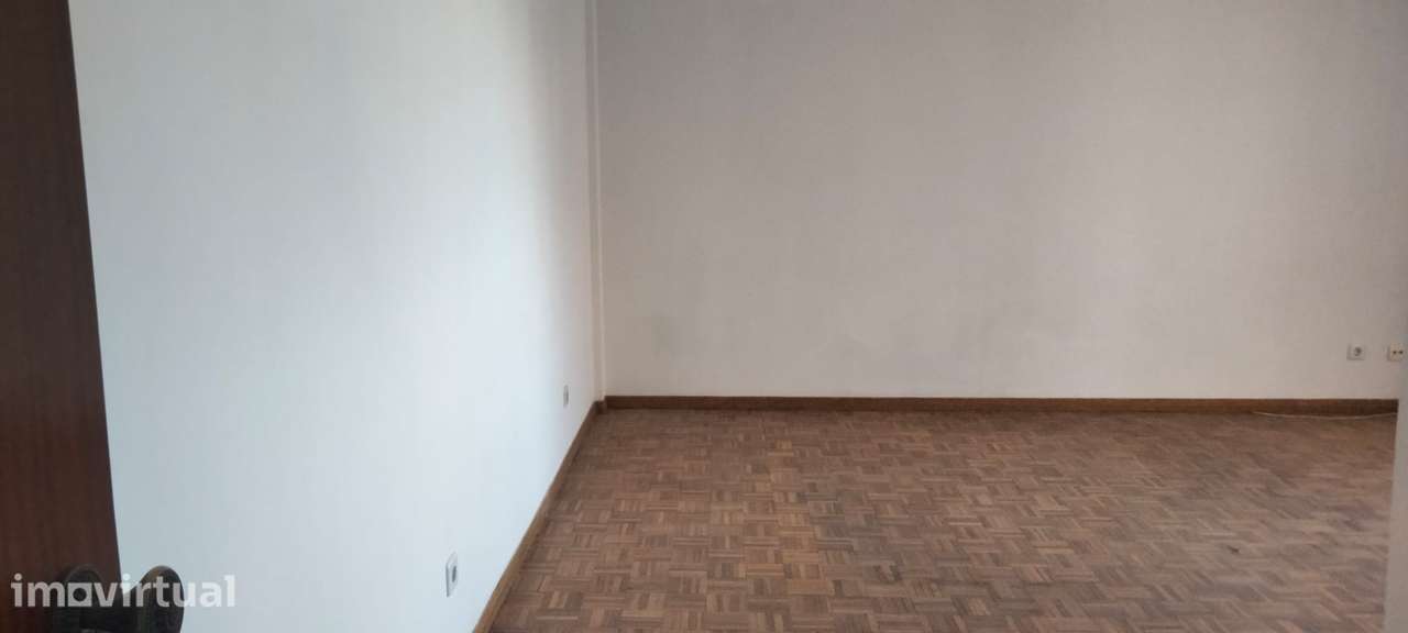 APARTAMENTO T2 para venda São João da Talha Vista Rio - Grande imagem: 5/9