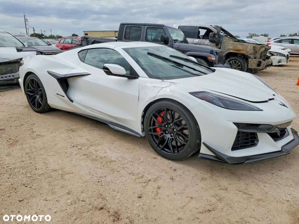 Chevrolet Corvette - 6