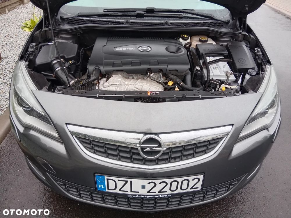 Opel Astra 2.0 CDTI DPF SportsTourer Exklusiv - 10