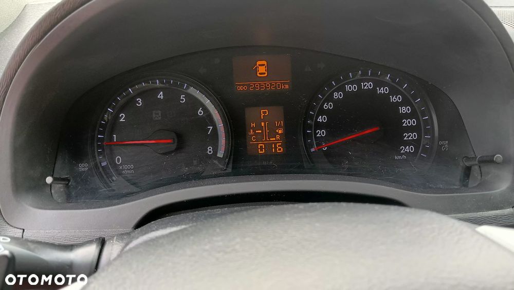 Toyota Avensis 2.0 Style MS - 26