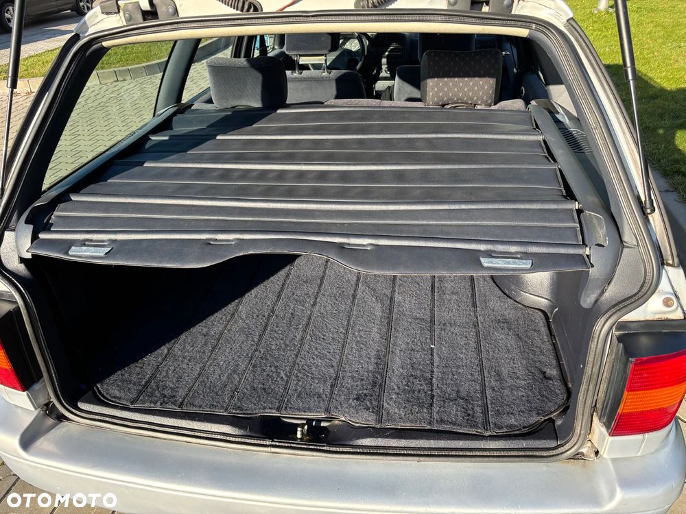 Volkswagen Passat Variant 1.8 GL - 8