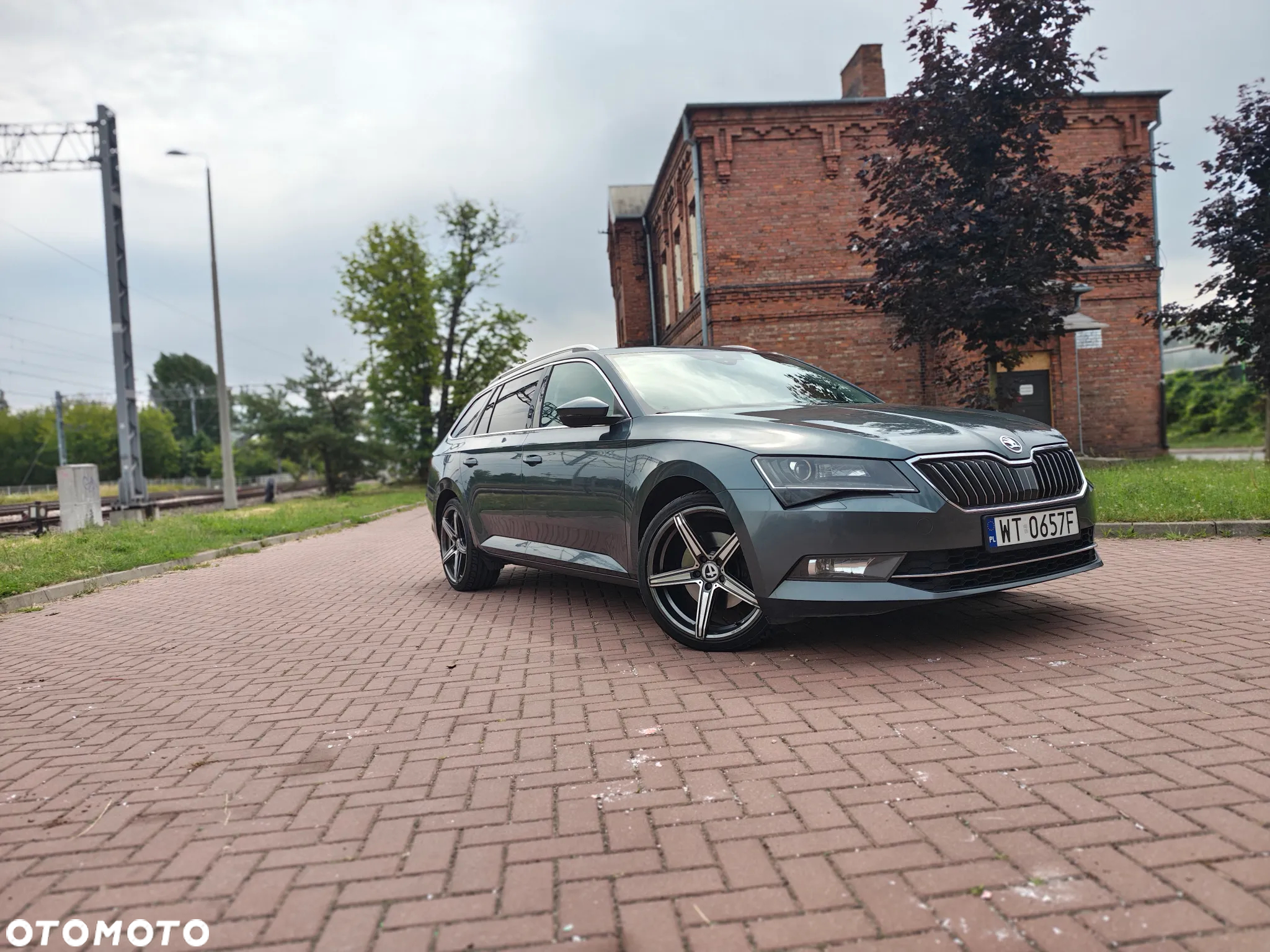 Skoda Superb 2.0 TDI Ambition DSG7 - 3