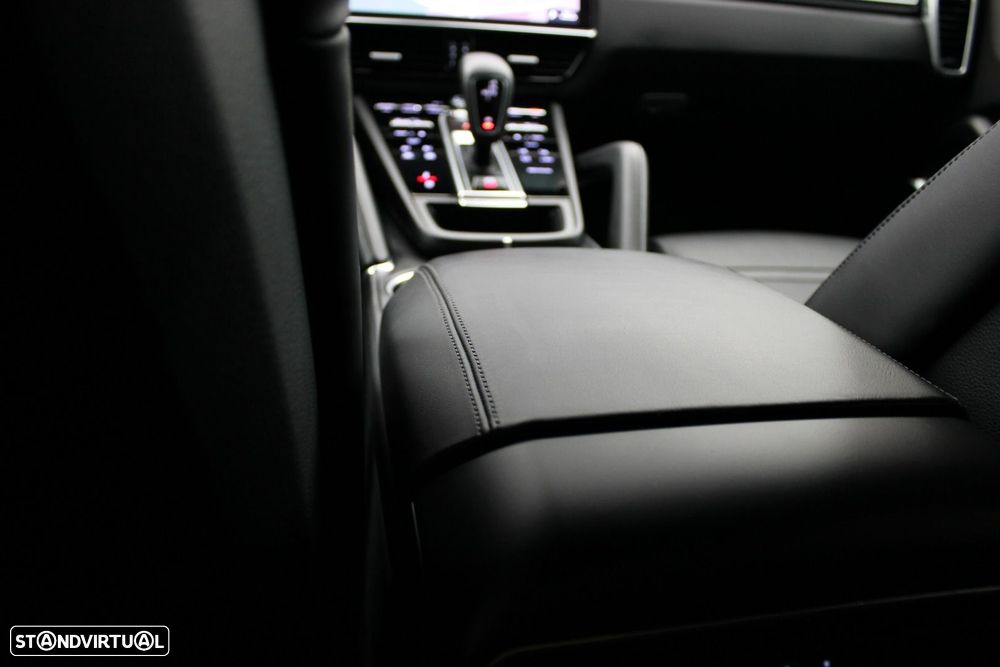 Porsche Cayenne Coupé Turbo S E-Hybrid - 12