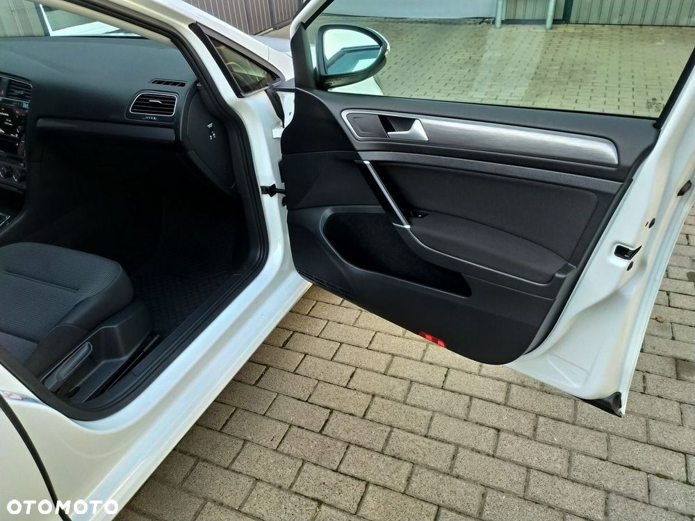 Volkswagen Golf 1.4 TSI (BlueMotion Technology) DSG Comfortline - 24