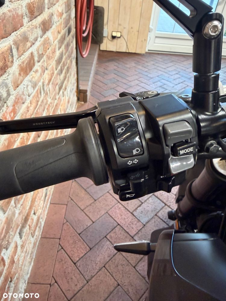 Yamaha MT - 17