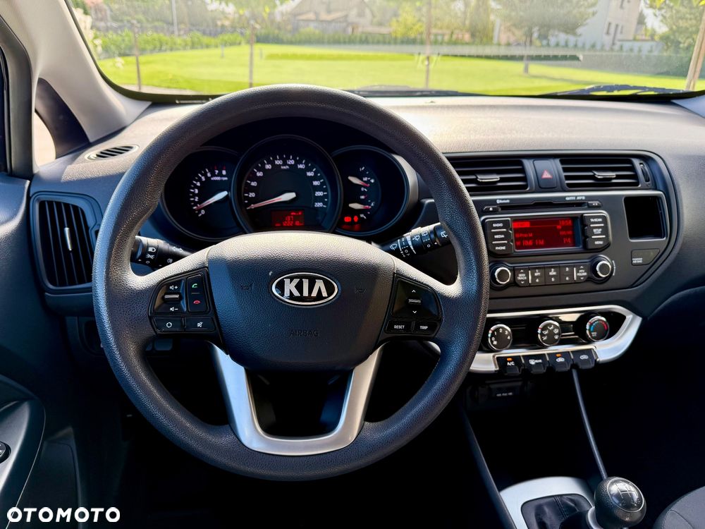 Kia Rio 1.2 Attract - 23