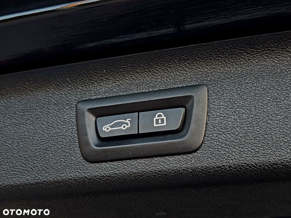 BMW Seria 5 518d Modern Line - 26