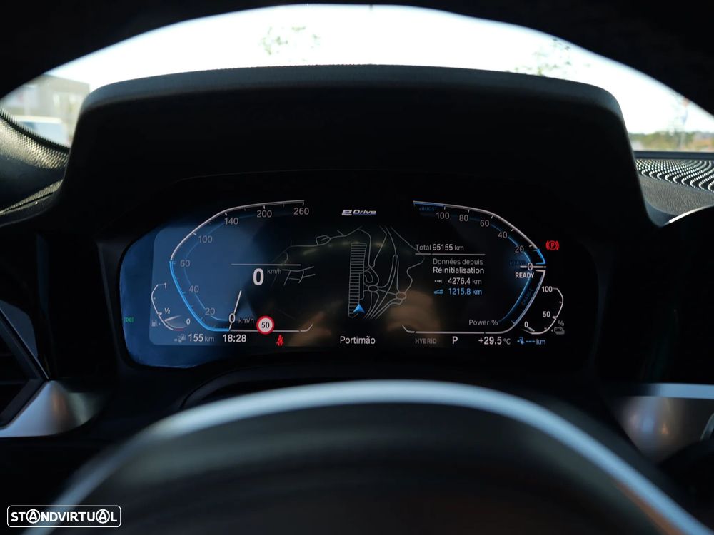 BMW 330 e Pack Desportivo M Auto - 18