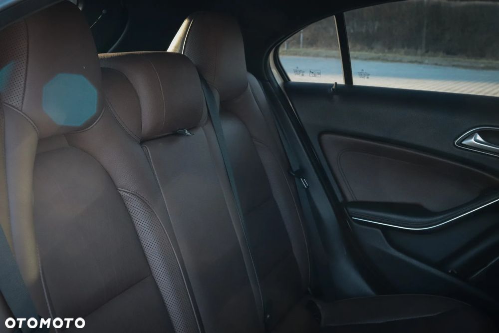 Mercedes-Benz Klasa A 200 CDI (BlueEFFICIENCY) 7G-DCT AMG Sport - 9