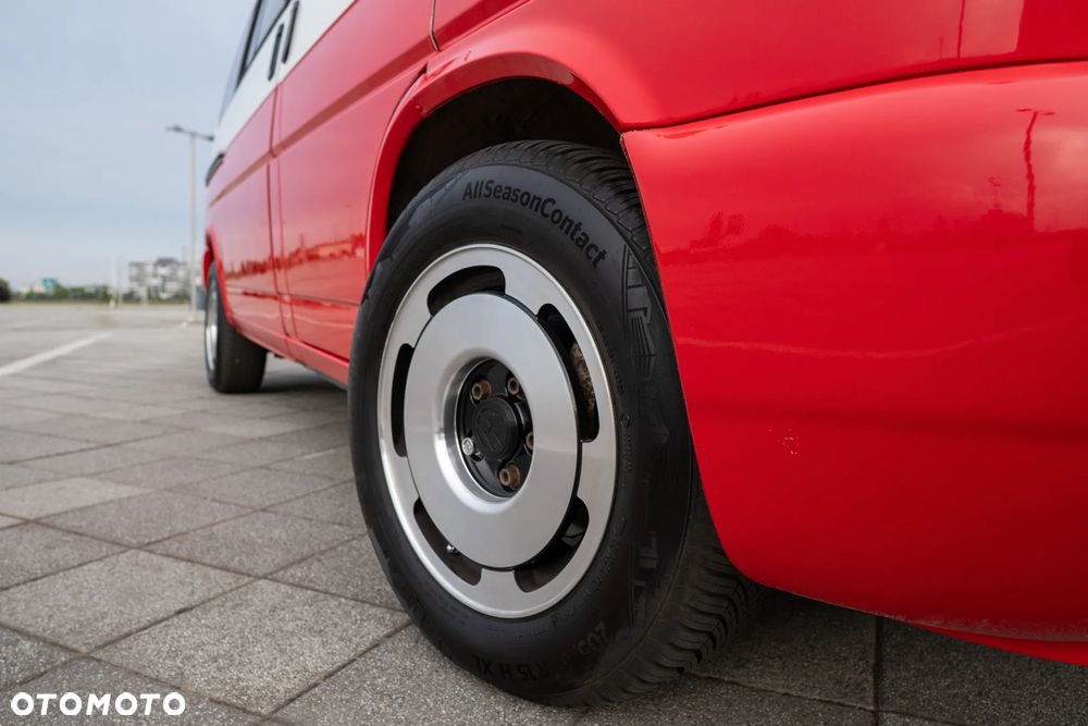 Volkswagen Multivan - 8