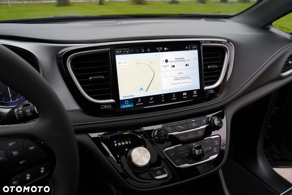 Chrysler Pacifica - 26