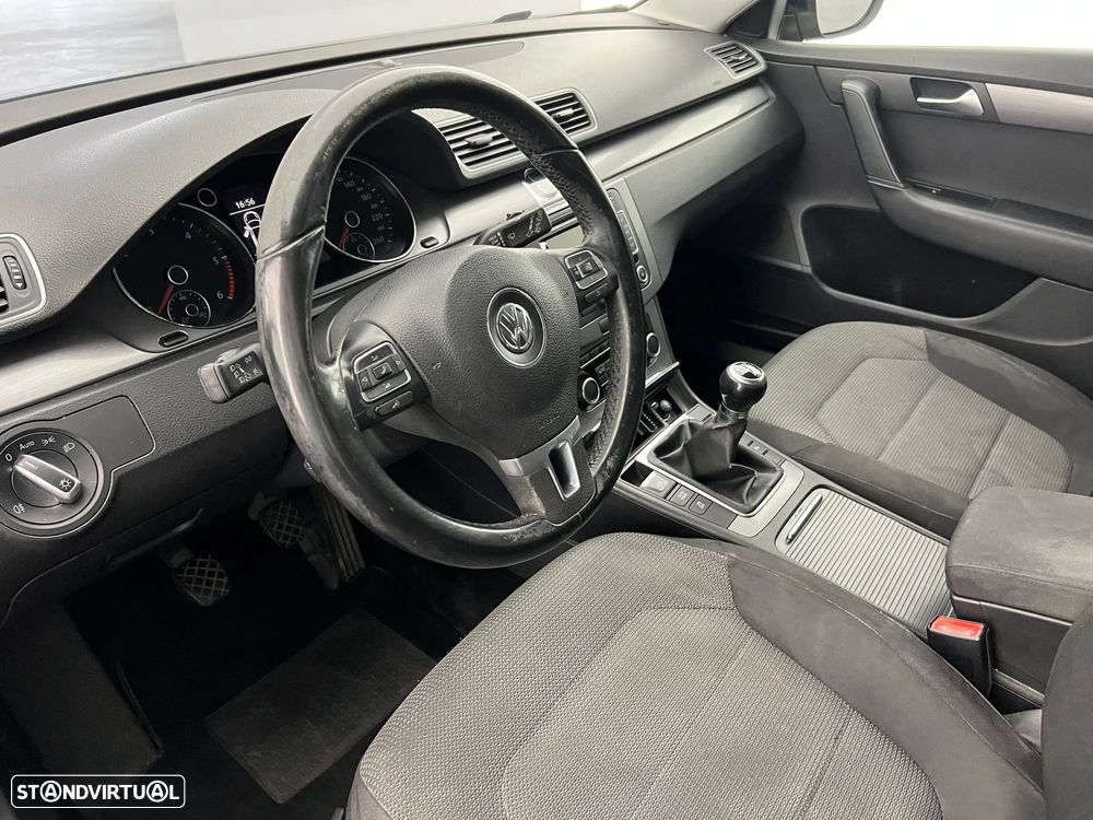 VW Passat 1.6 TDI Confortline - 5