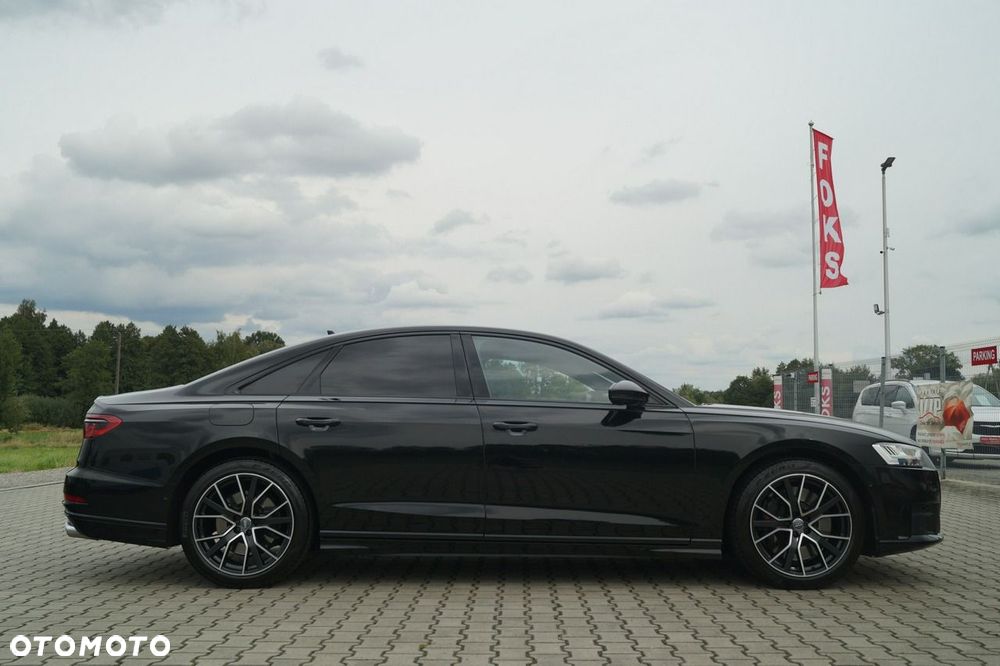Audi S8 - 8