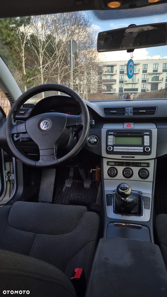Volkswagen Passat - 8