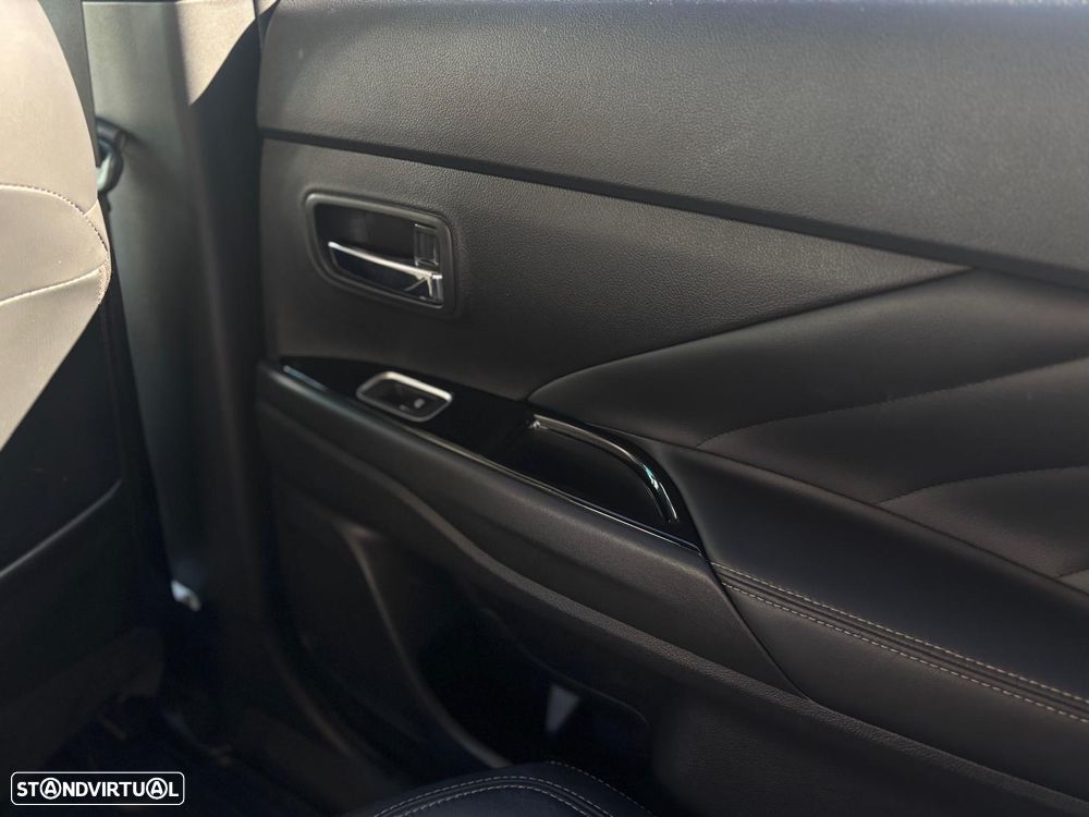 Mitsubishi Outlander 2.0 Intense Navi - 20