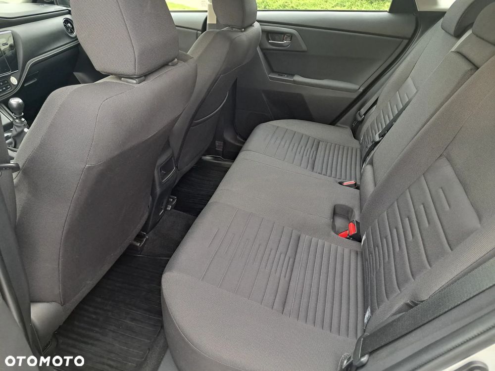 Toyota Auris - 15