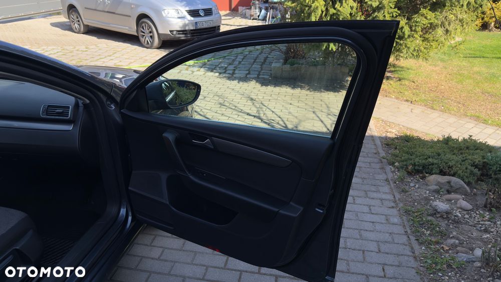 Volkswagen Passat 1.6 TDI BlueMotion Technology Comfortline - 22