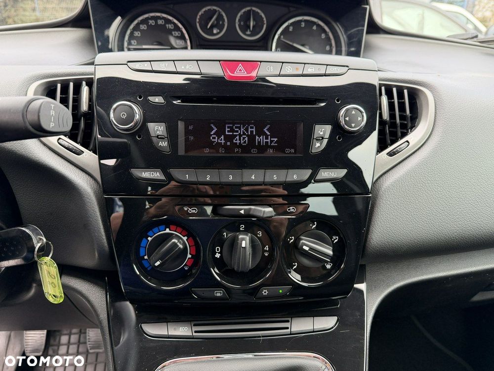 Lancia Ypsilon 0.9 Black&Red S&S - 19