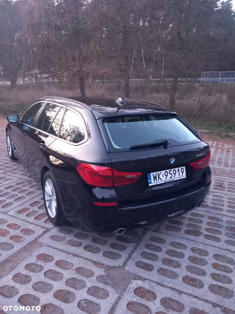 BMW Seria 5 520d Sport Line - 6