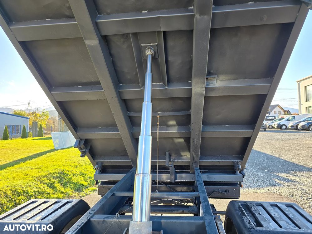 Iveco Daily 3000 cmc benaCantoni 3.2 m,basculabila 3 parti pe cutia viteze,diferential blocabil punte spate. 2018. - 28