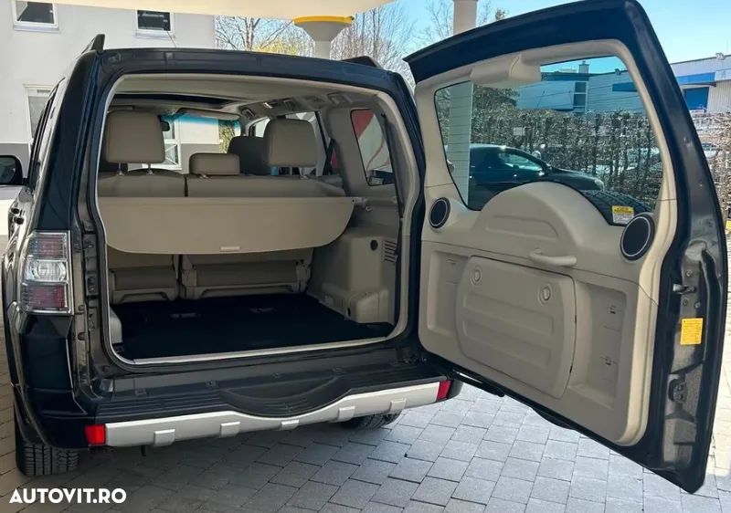 Mitsubishi Pajero - 3