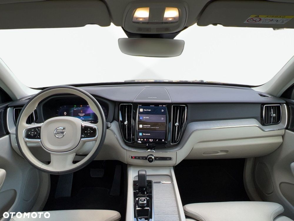 Volvo XC 60 B5 B AWD Plus Dark - 17