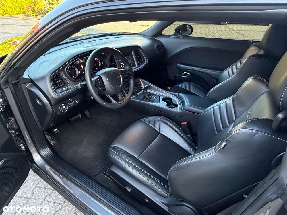 Dodge Challenger - 15