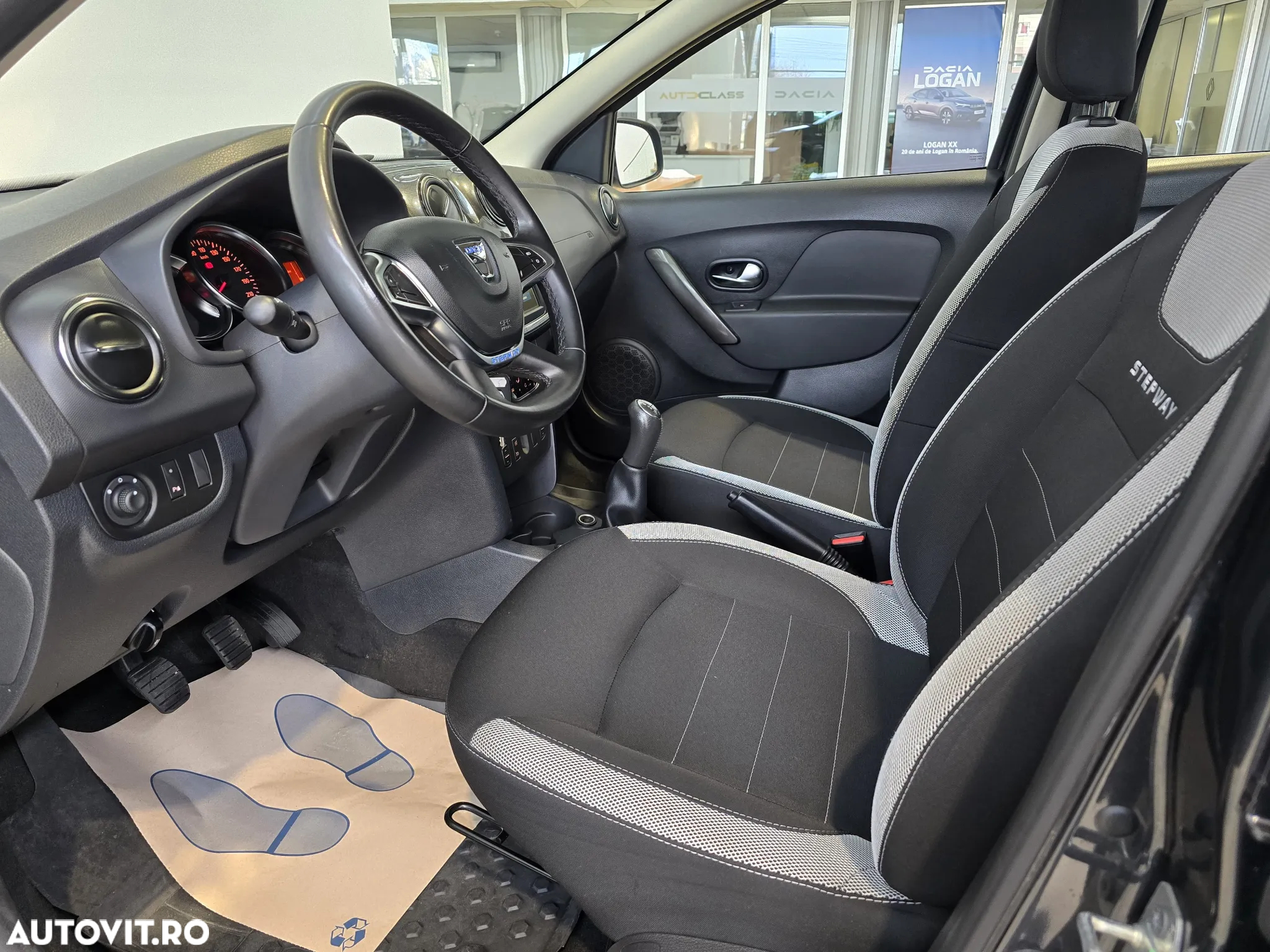 Dacia Logan Stepway TCe 100 GPL - 9