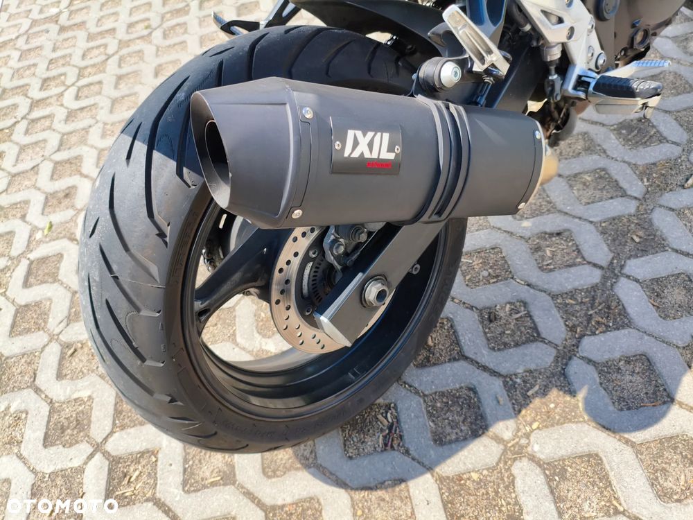 Suzuki GSR - 5