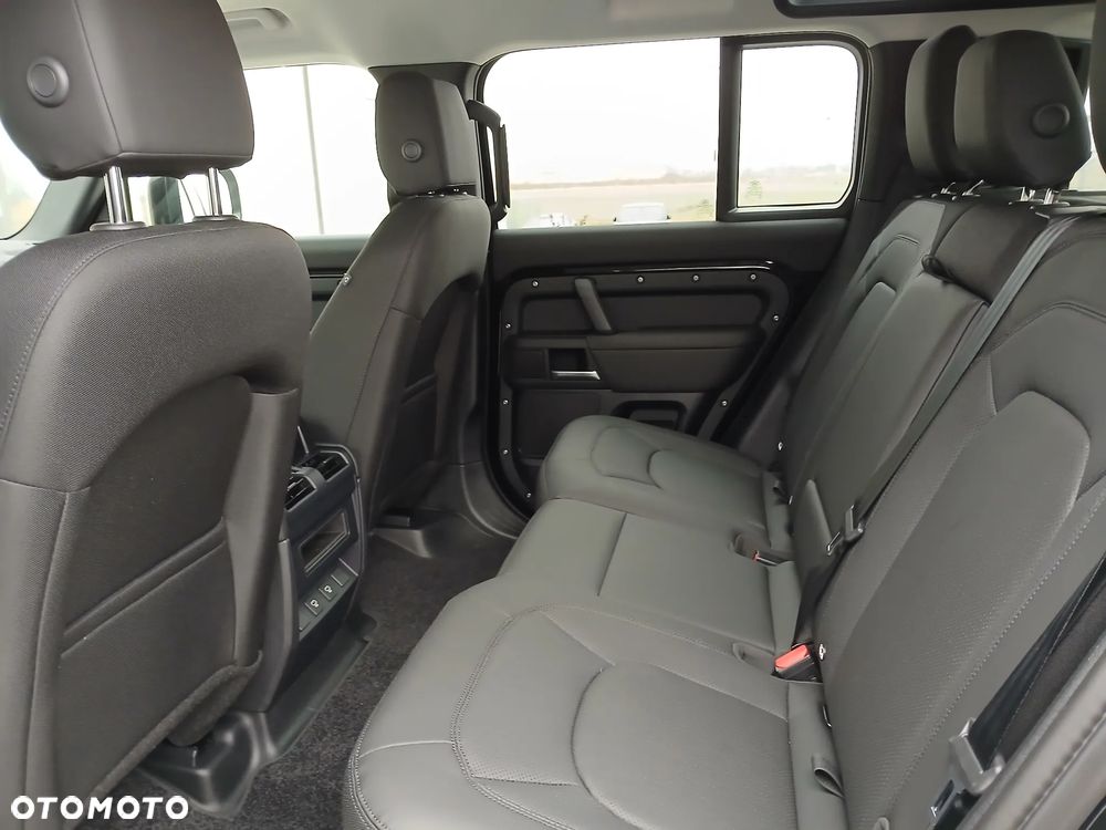 Land Rover Defender - 10