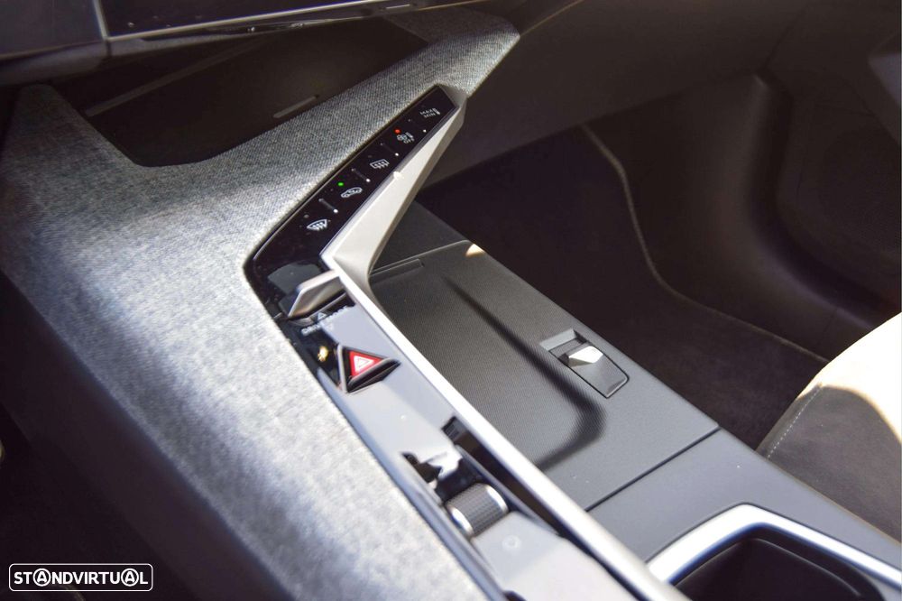 Peugeot E-3008 73 kWh GT - 43