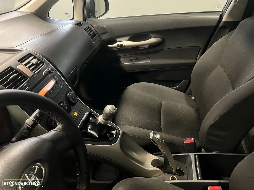 Toyota Auris 1.4 D-4D Sol - 11