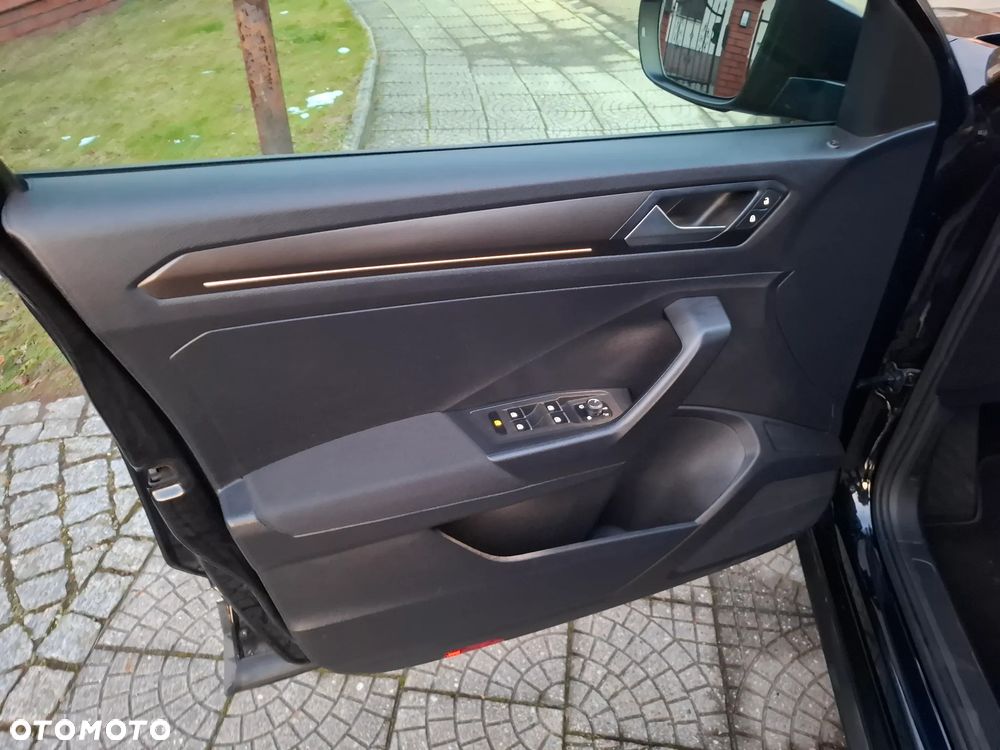 Volkswagen T-Roc 1.5 TSI ACT OPF IQ.DRIVE - 36