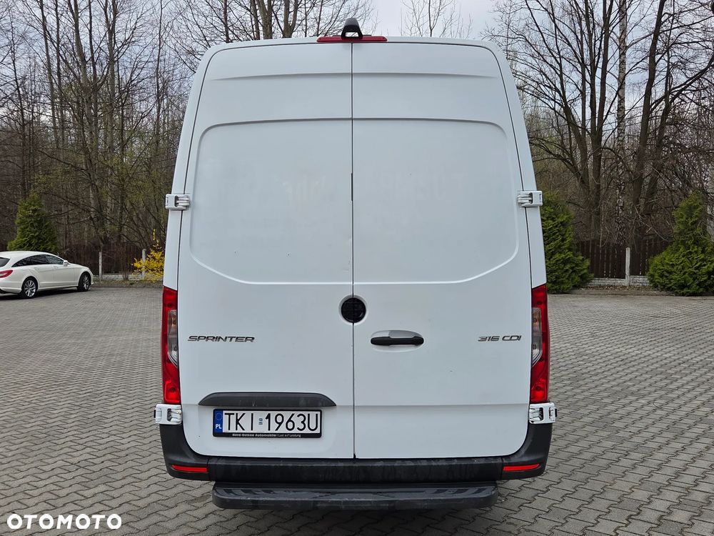 Mercedes-Benz Sprinter - 6
