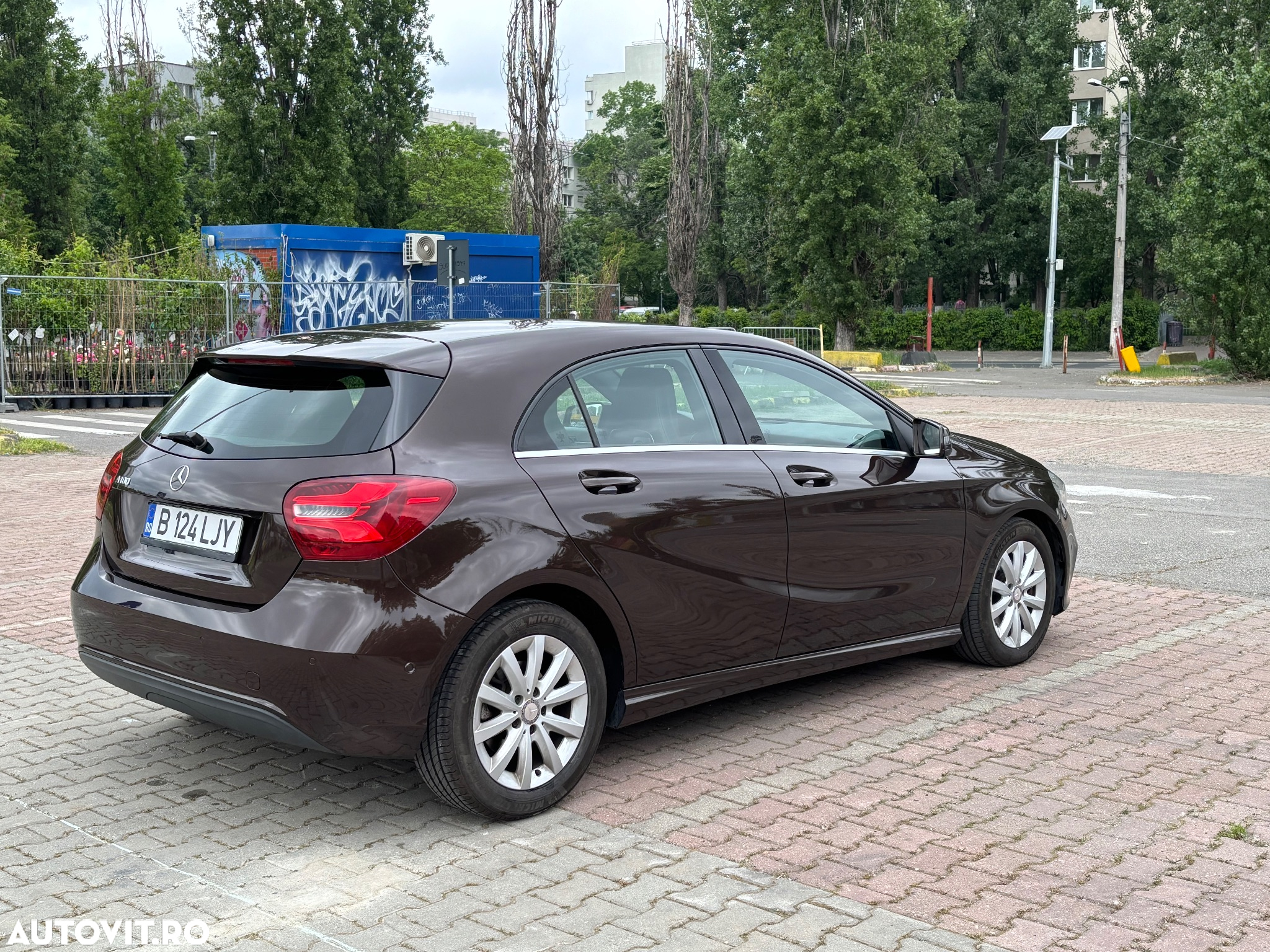 Mercedes-Benz A 180 (BlueEFFICIENCY) - 2