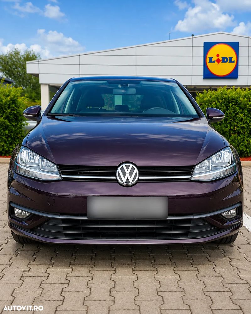 Volkswagen Golf - 1