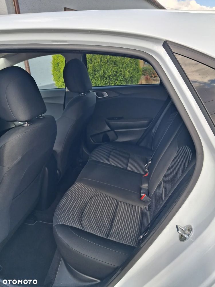 Kia Ceed - 16