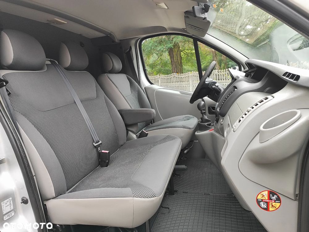 Opel Vivaro - 11