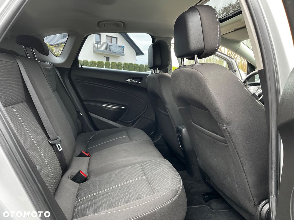 Opel Astra 1.6 T Cosmo - 23