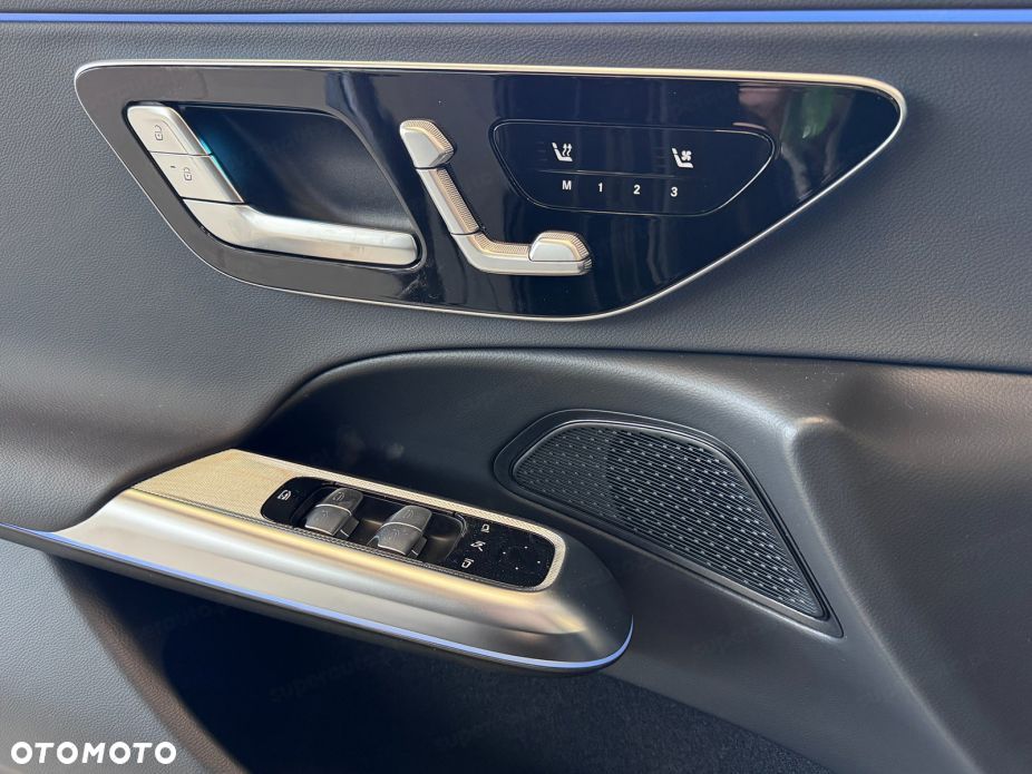 Mercedes-Benz Klasa E 220 d mHEV 4-Matic Exclusive 9G-Tronic - 15