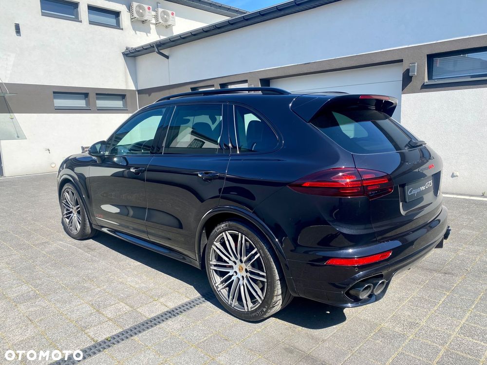 Porsche Cayenne GTS - 13