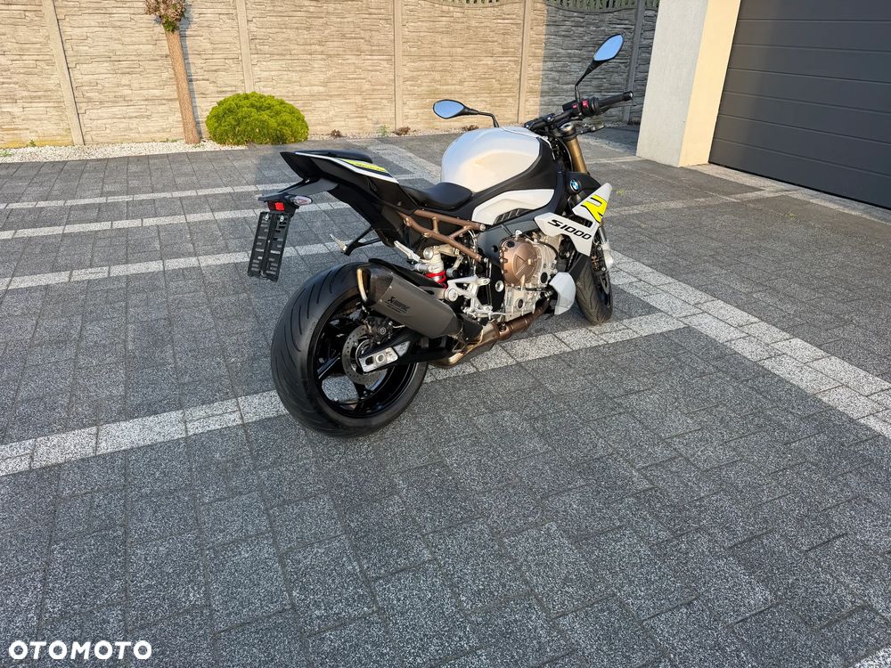 BMW S - 2