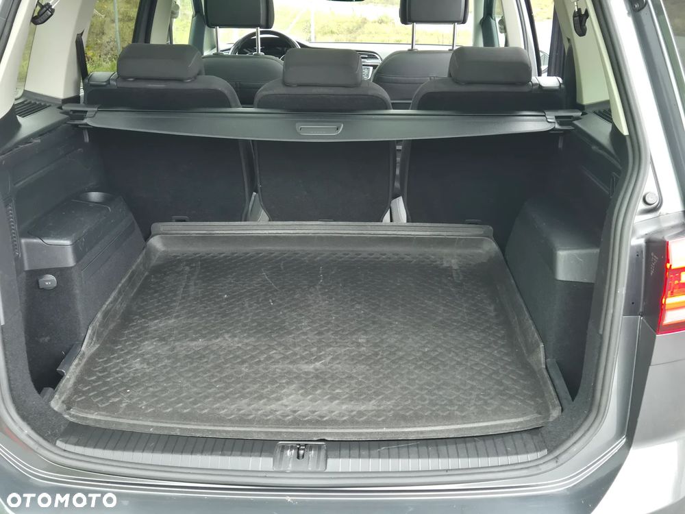 Volkswagen Touran 1.4 TSI BMT Highline DSG - 23