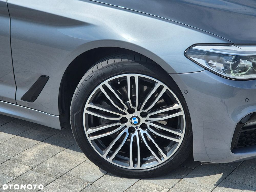 BMW Seria 5 520d xDrive M Sport sport - 35