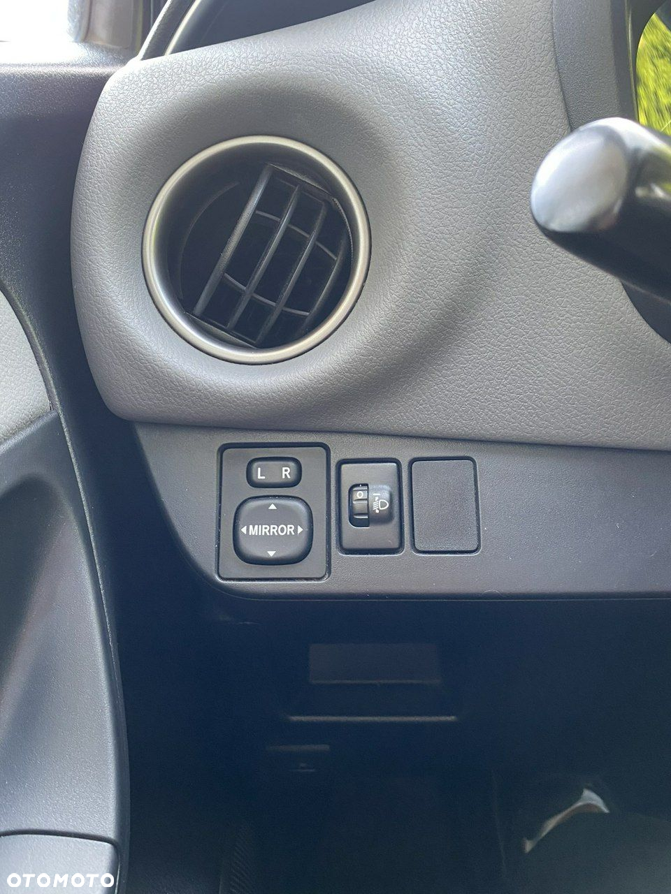 Toyota Yaris - 24