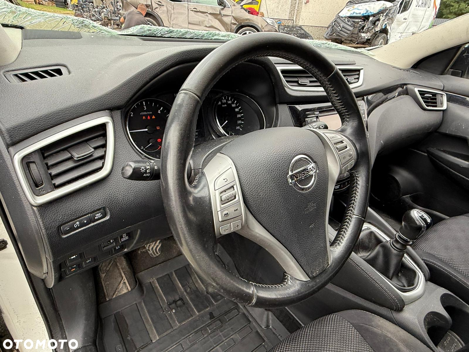 Nissan Qashqai 1.6 dCi TEKNA - 13