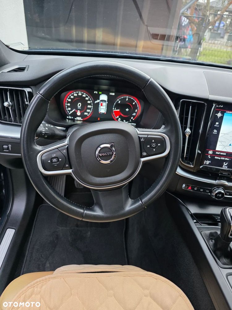 Volvo XC 60 D3 Momentum Pro - 8