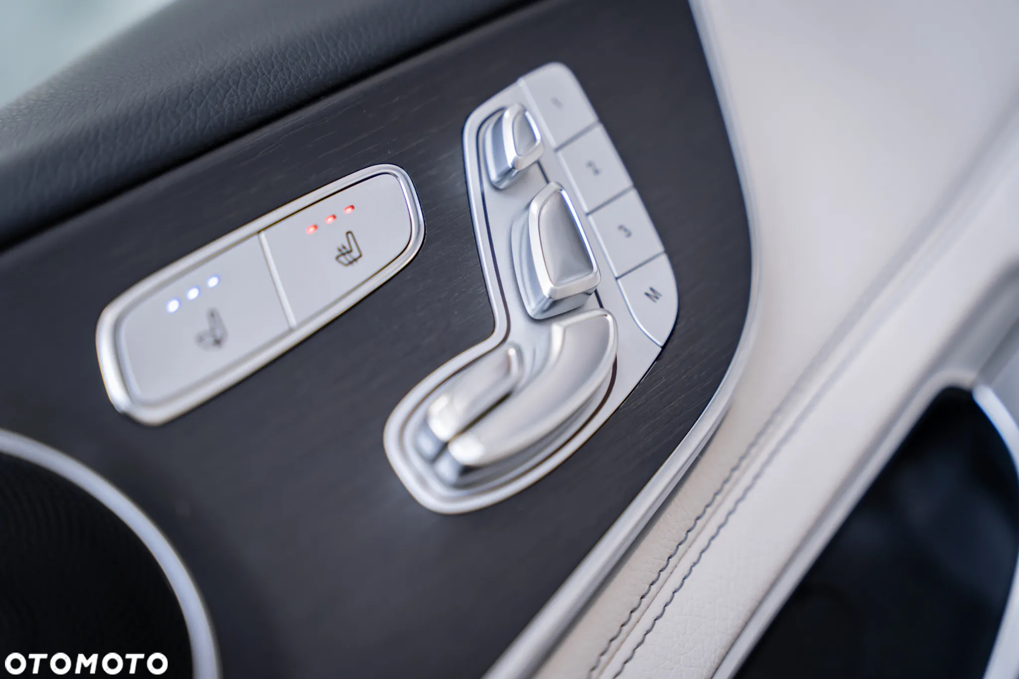 Mercedes-Benz Klasa C 300 9G-TRONIC - 25