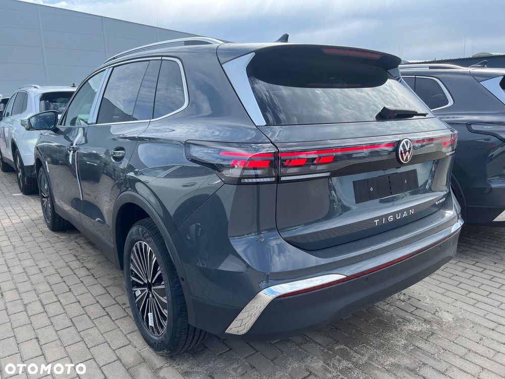 Volkswagen Tiguan - 4